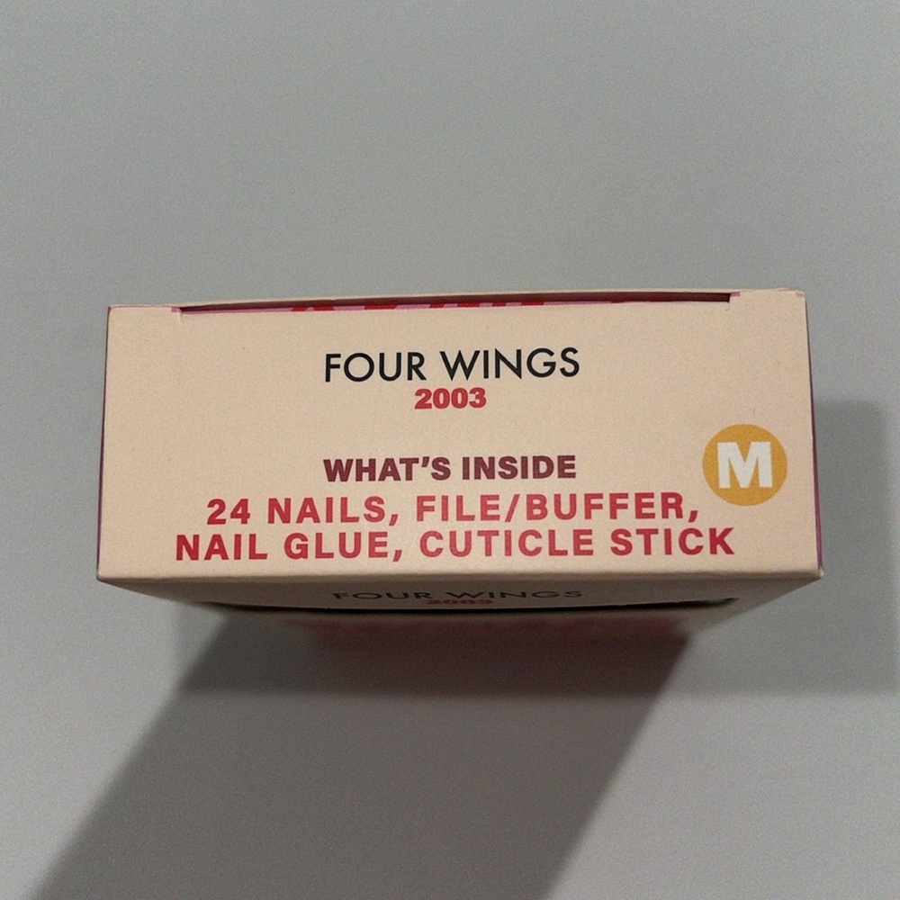 Hello Love Press-On Nails - “Four Wings” Design (Medium Length) - Picture 3 of 4
